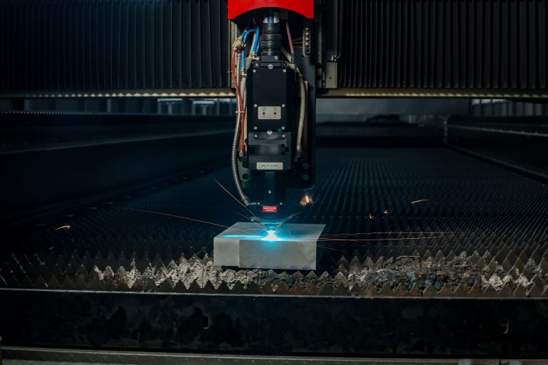 Why is fiber laser cutter more and more popular? Featured Image