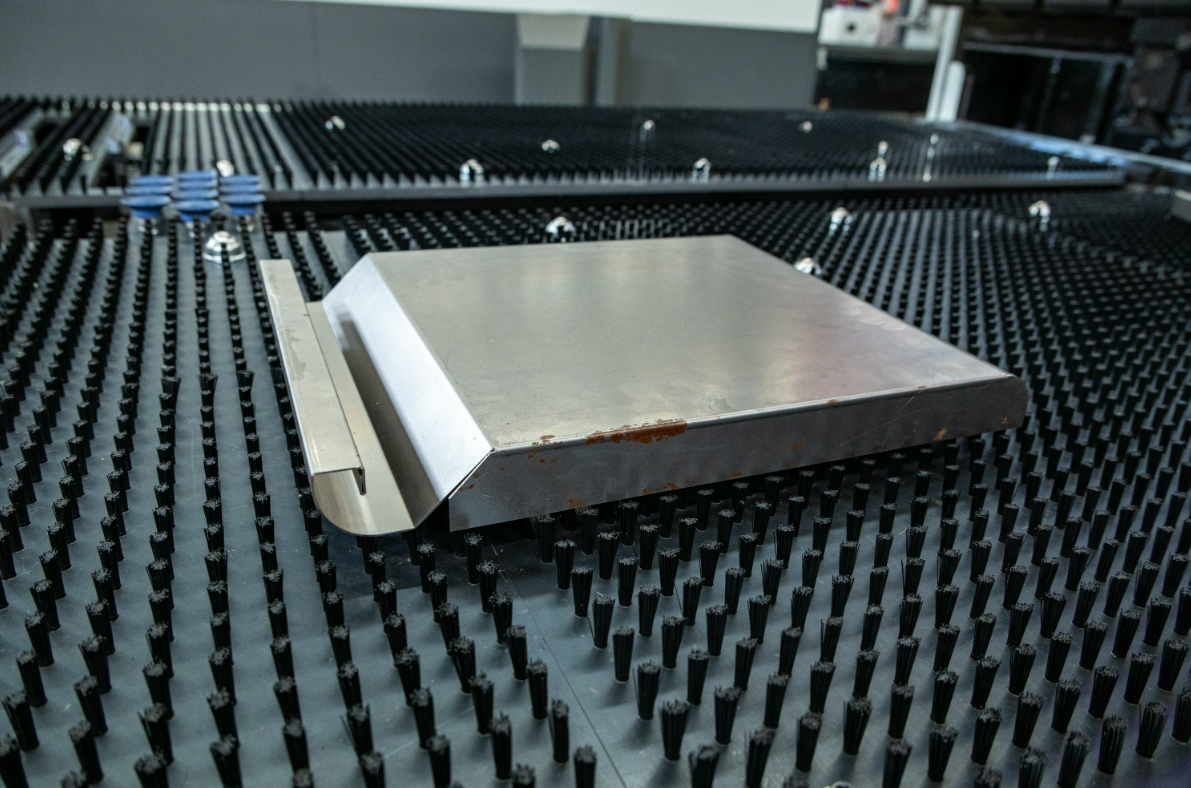 Choosing the Right Bending Machine for Metal Fabrication