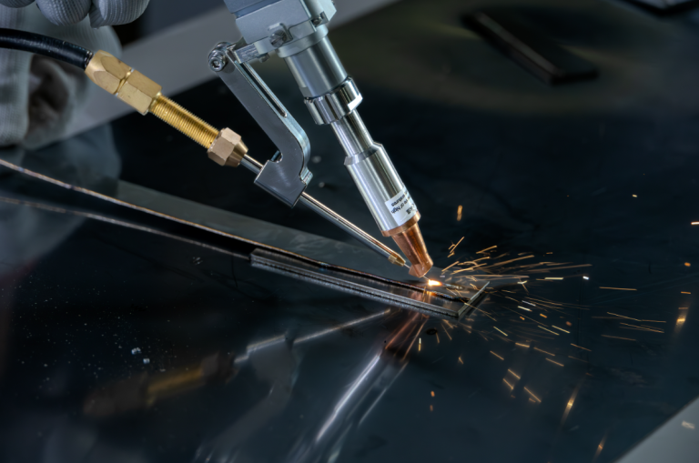 How to Choose the Right Laser Welder for Your Business？ Featured Image