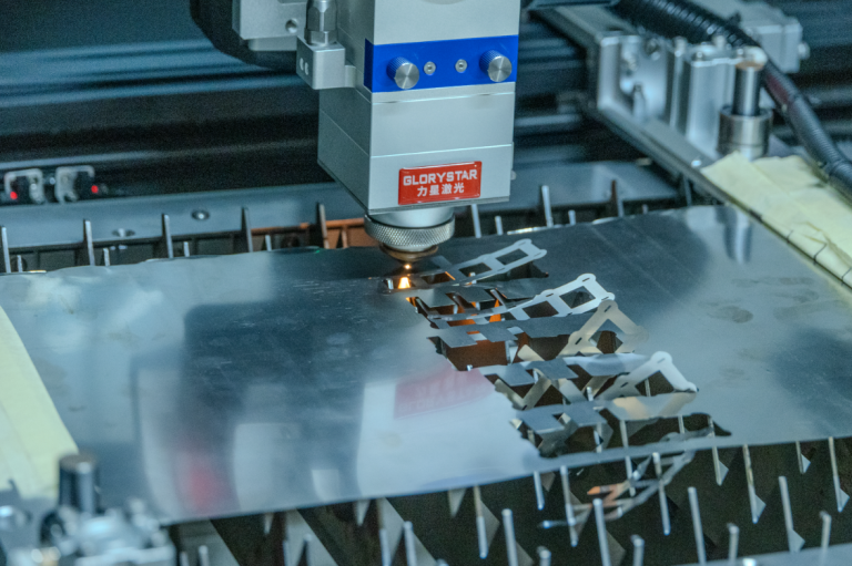 How to Choose the Right Laser Cutting Machine for Metal in 2026 Featured Image